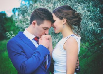 Sådan holder I romantikken i live efter brylluppet